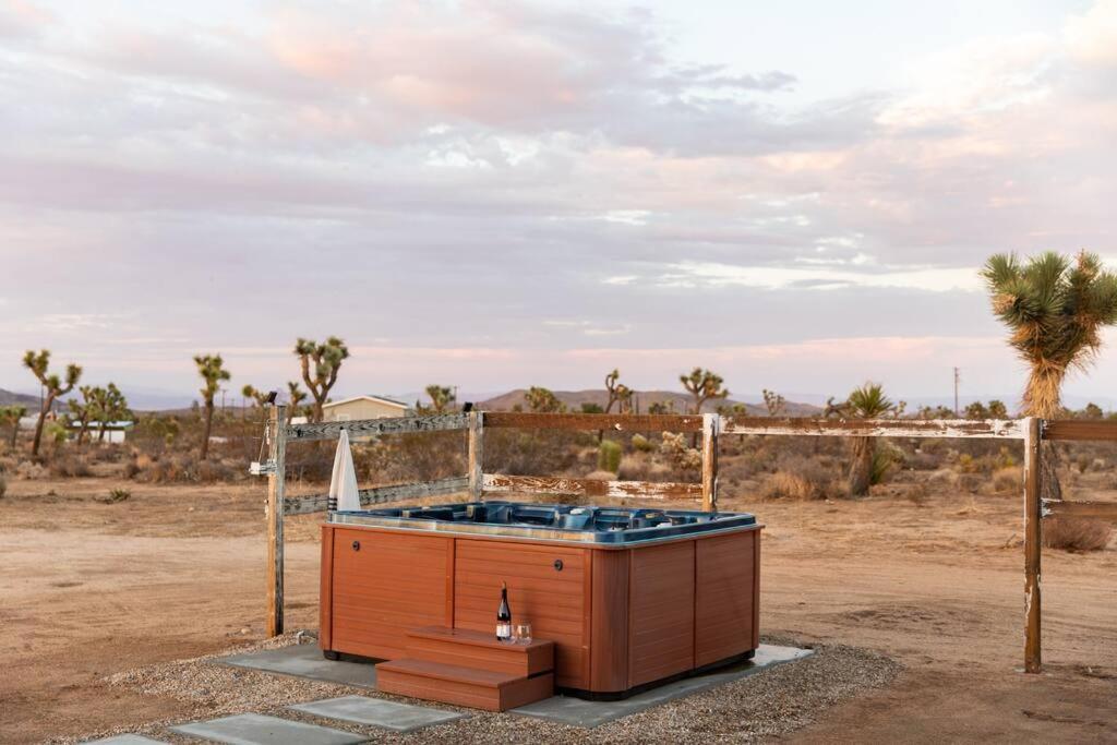 Villa Cryptic Cabin-Tranquil Bohemian Getaway W/Hot Tub Yucca Valley Exterior foto